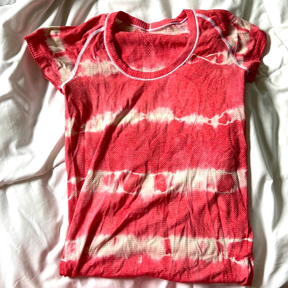 Lululemon short sleeve athletic shirt size 2